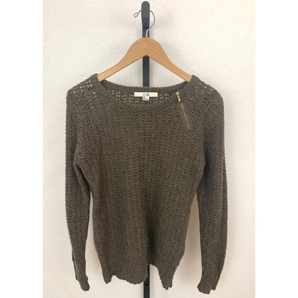 Fitted Zipper Sweater